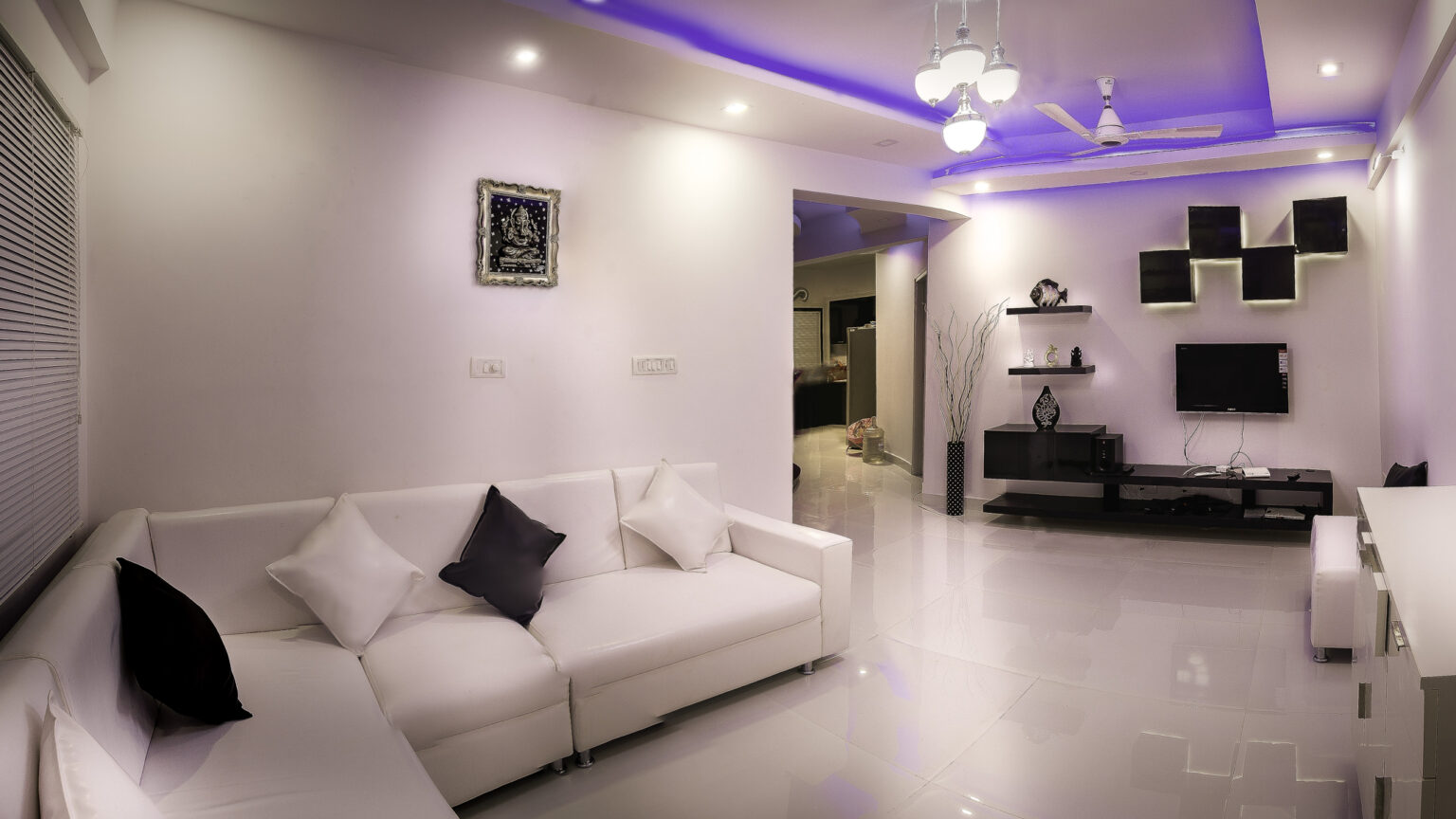 Ever wonder how much energy your abode is using right now? Monitors like Smappee can tell you in a flash.