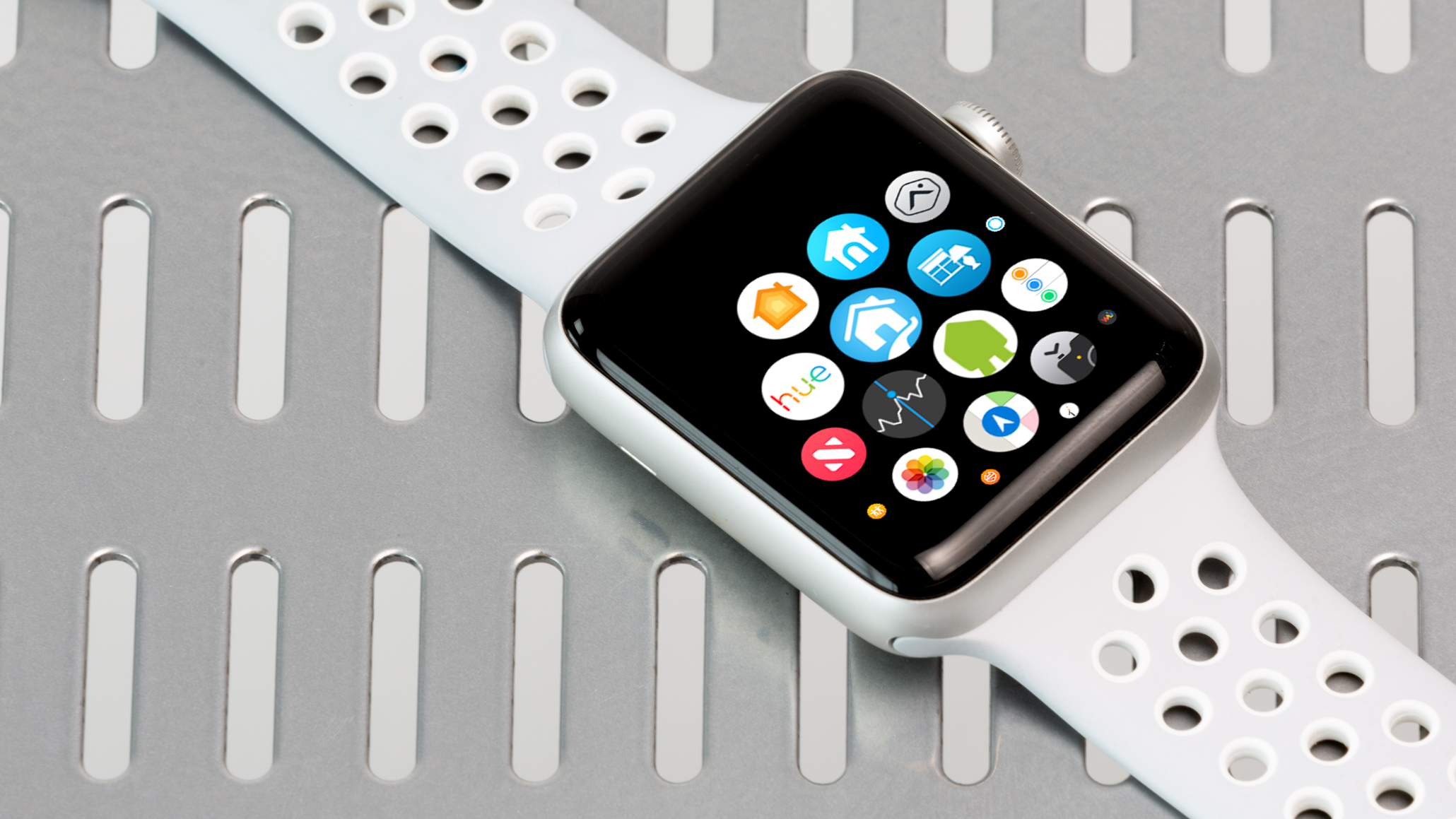 On this Apple Watch, we installed a trove of connected home apps, including Apple Home, Nest, Alarm.com, Philips Hue, Insteon for Hub, Lutron, Smappee, and Samsung SmartThings. Image: Digitized House Media.