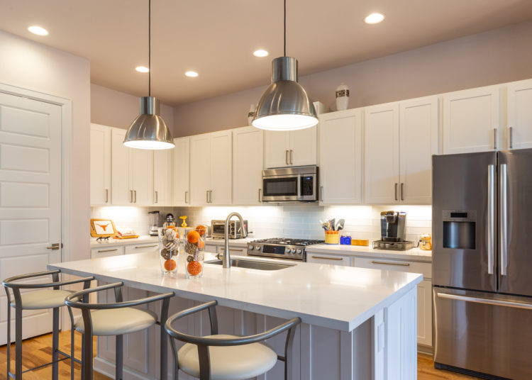 Brighten your kitchen life with 4 smart gadgets we hand picked for you. Image: Digitized House Media.