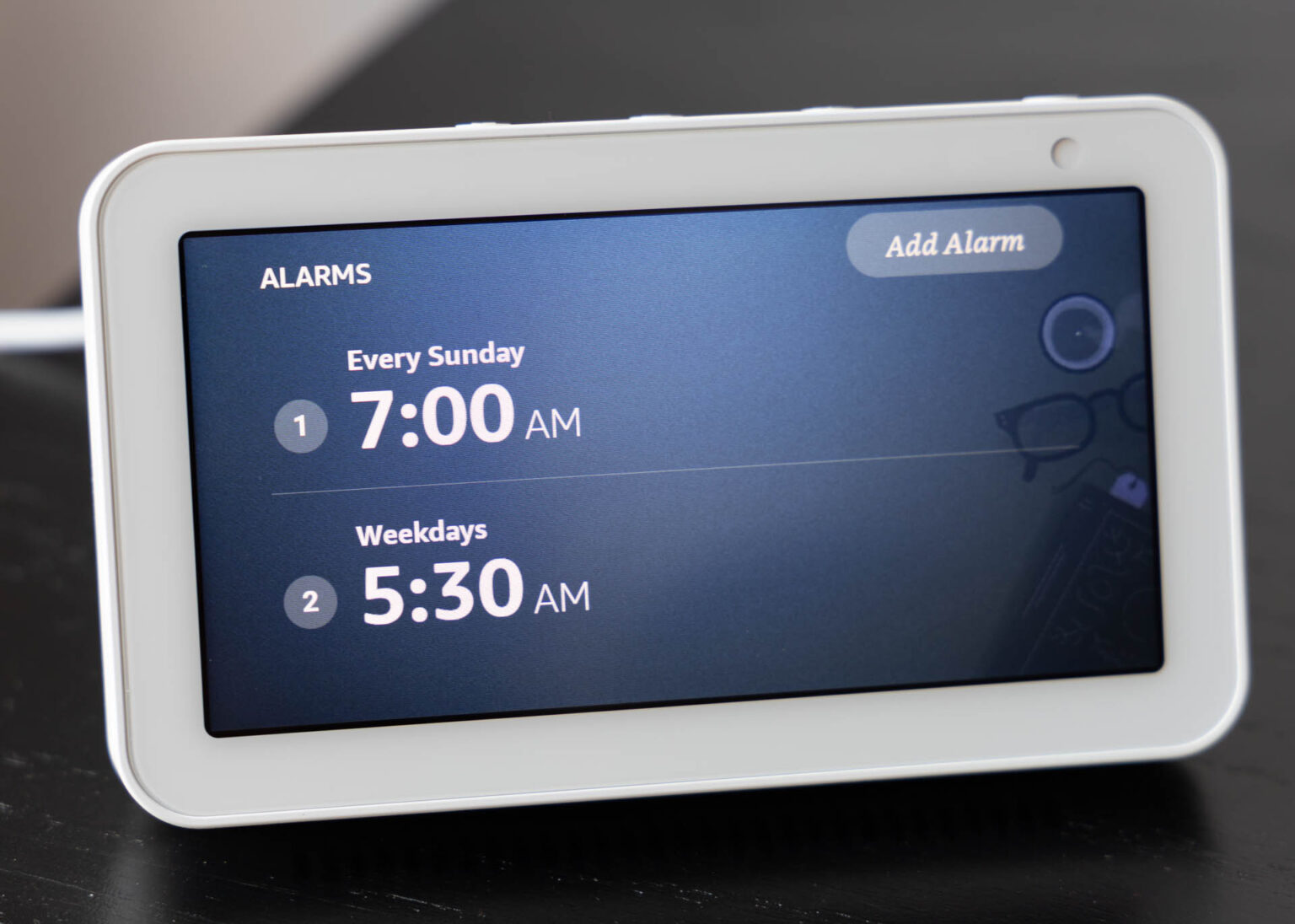 The smallest Amazon smart display, the Echo Show 5 makes an ideal alarm clock. Image: Digitized House.