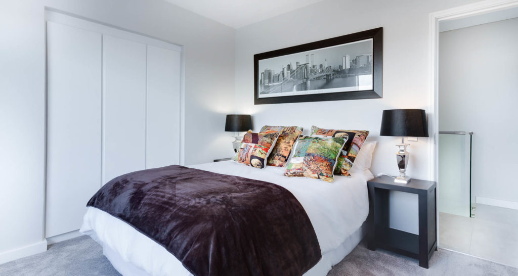 Wall art is ideal when placed above your bed. Image: Jean van der Meulen on Pexels.