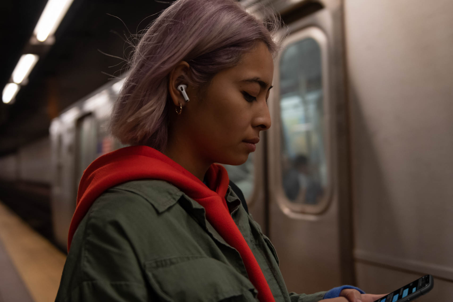 Apple AirPods Pro feature two main operating modes, Active Noise Cancellation and Transparency. Image: Apple.