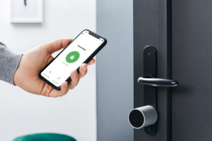 The Netatmo Smart Door Lock can use Netatmo app, Apple HomeKit, and physical NFC keys for access. Image: Netatmo.